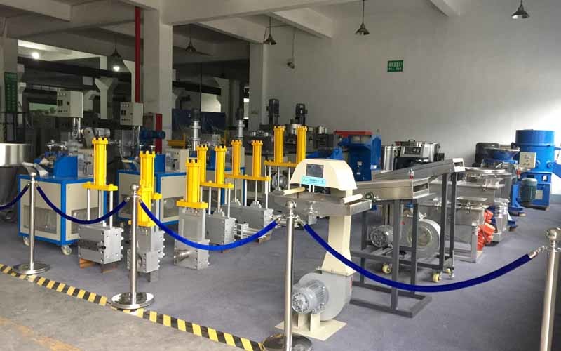 चीन NINGBO LVHUA PLASTIC &amp; RUBBER MACHINERY INDUSTRIAL TRADE CO.,LTD. कंपनी प्रोफाइल