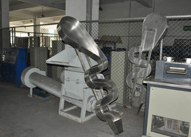 4 किलोवाट 300 किलो प्लास्टिक डीवाटरिंग मशीन 150-2000 किलो / एच 304 स्टेनलेस स्टील बॉडी