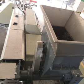 उच्च खिला प्लास्टिक रीसाइक्लिंग मशीन LDS सूखी फिल्म दानेदार बनाने की मशीन बाहर निकालना